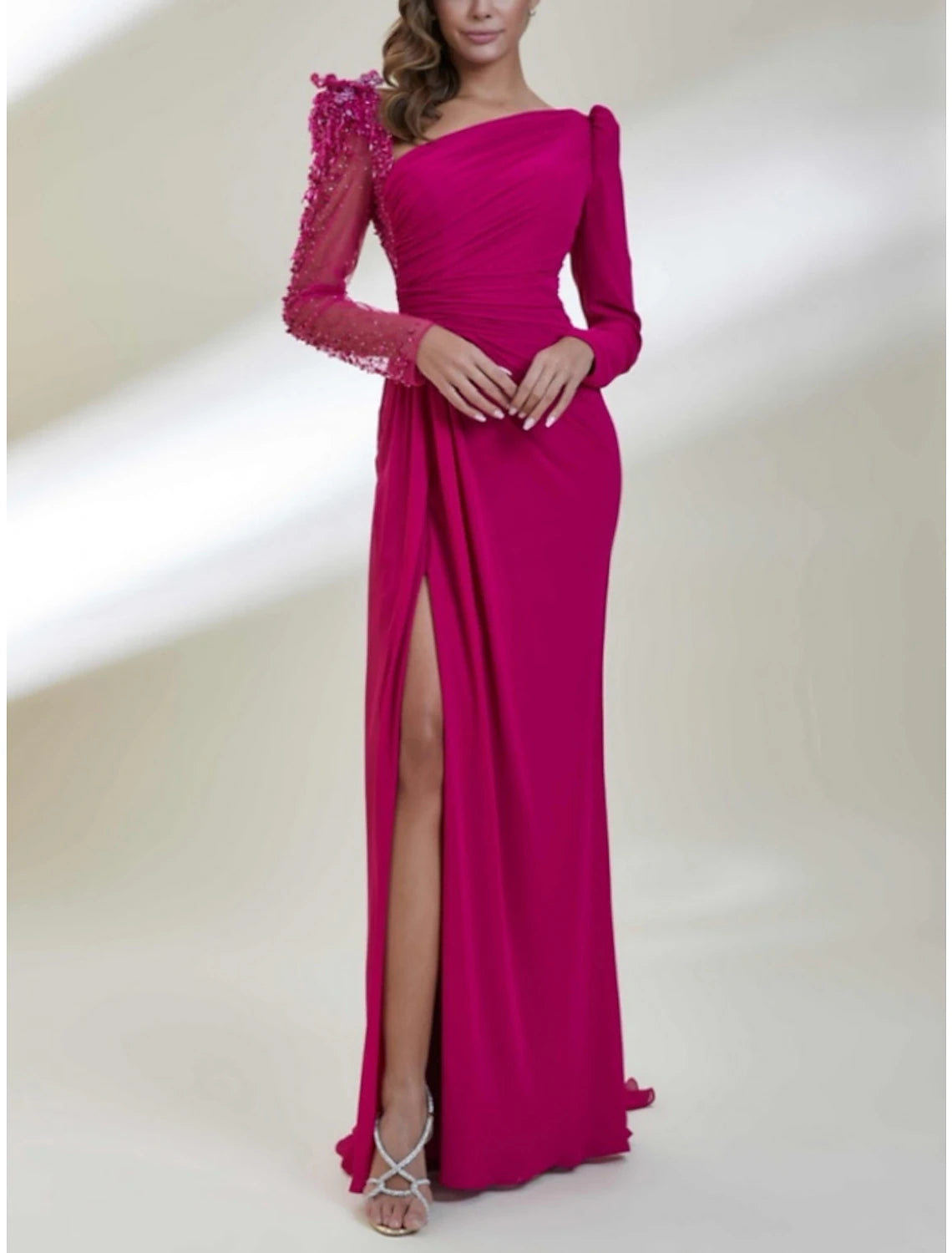 Vestido de noche elegante con corte en forma de columna, vestido formal navideño en rojo y verde, cola larga, escote redondo, gasa con pliegues y lentejuelas fruncidas, 2025